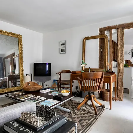 Chic Parisian Apartment Apartment