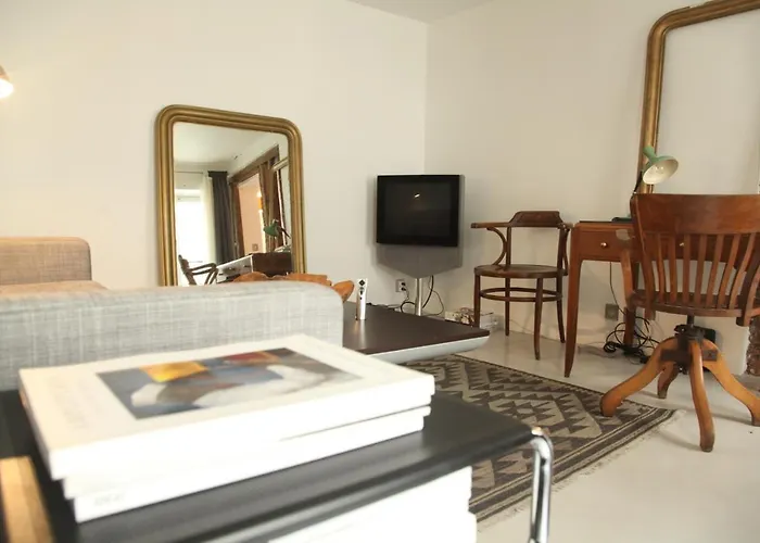 Superb Flat * 파리